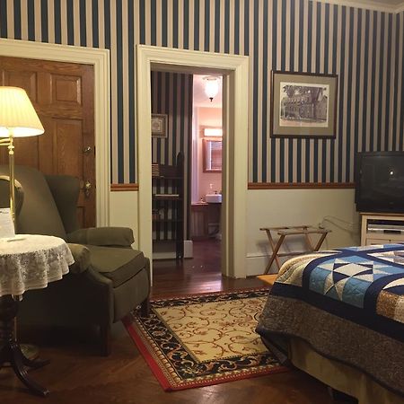 Red Lion Bed & Breakfast Bagian luar foto
