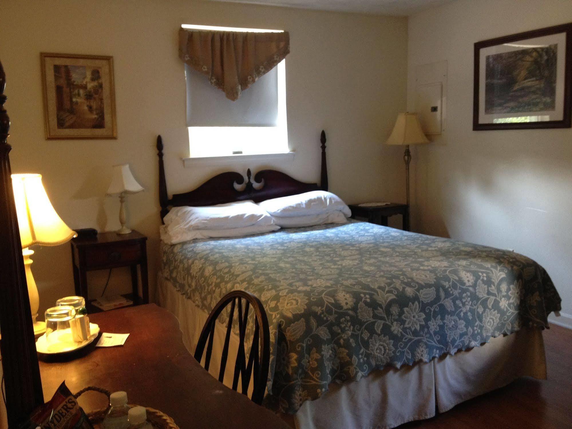 Red Lion Bed & Breakfast Bagian luar foto