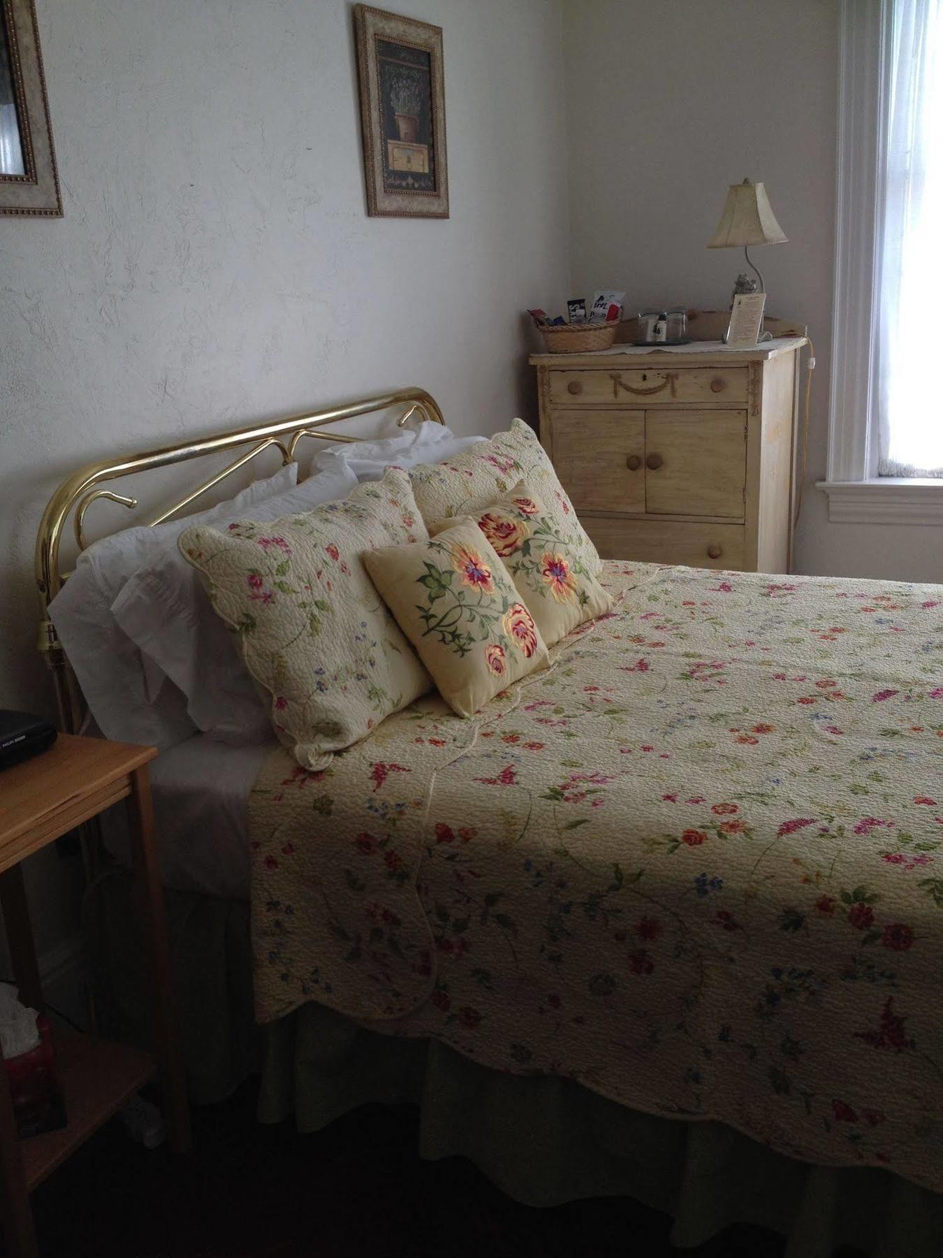 Red Lion Bed & Breakfast Bagian luar foto