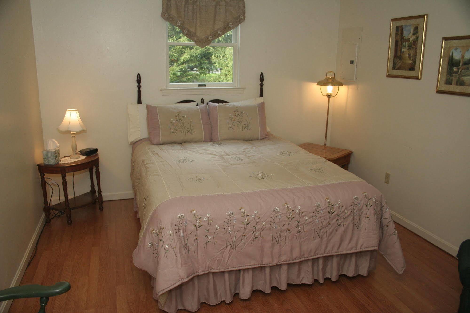 Red Lion Bed & Breakfast Bagian luar foto